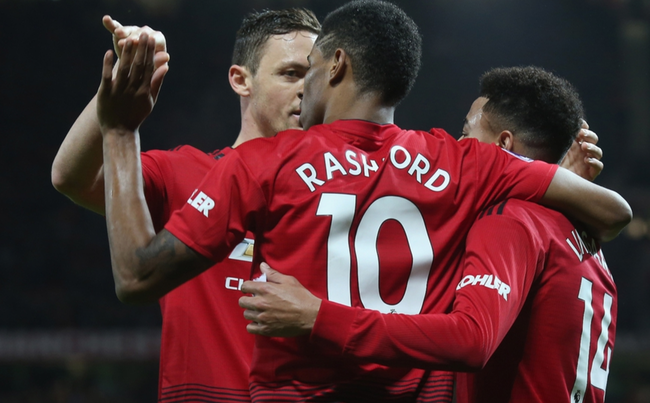 球員澆了一 球員澆了一