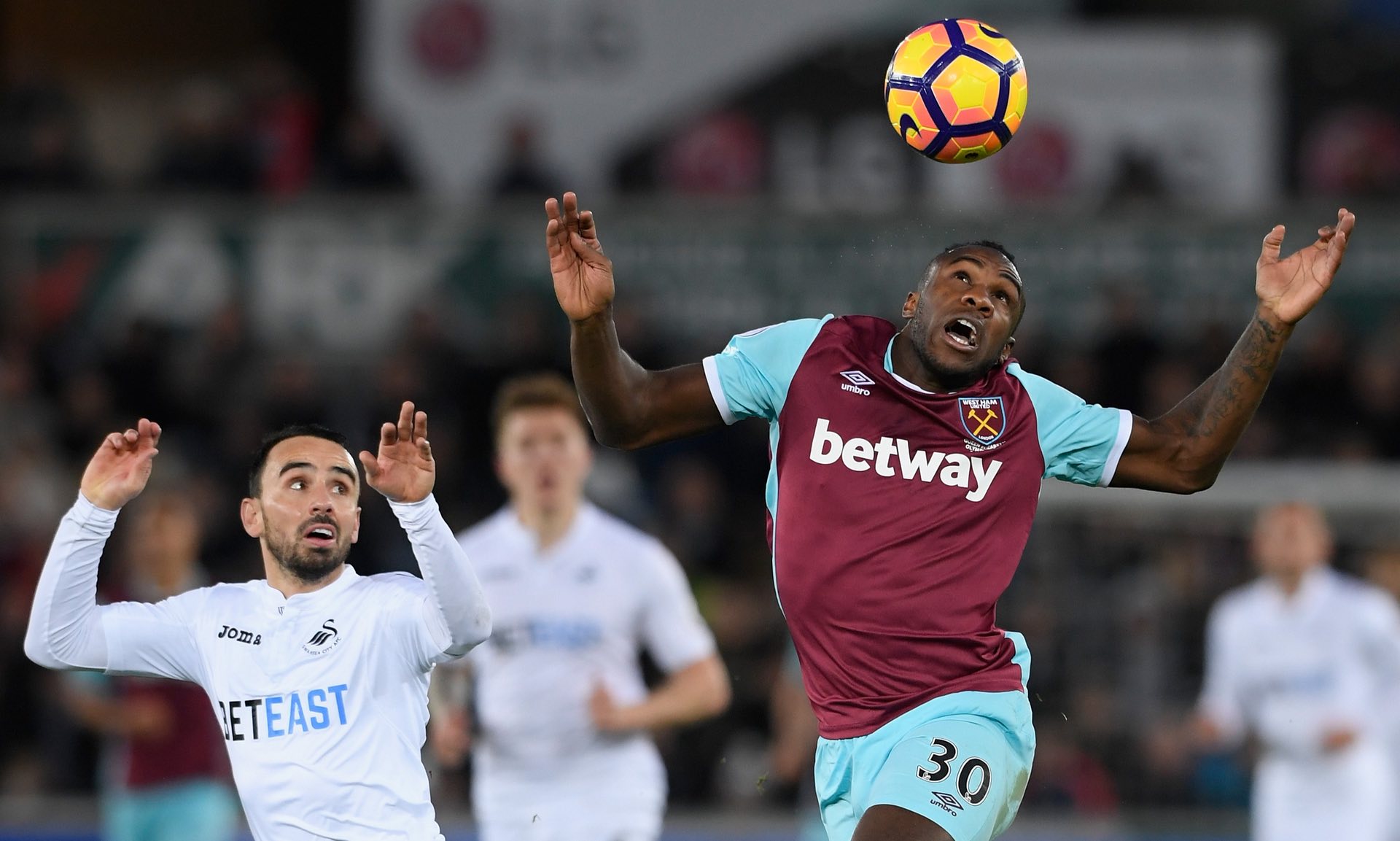 形成了巨大 形成了巨大